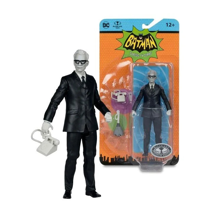 G.I. Joe Snake Eyes Action Figure with Stealth Suit and Ninja WeaponsDC Retro Batman 66 -  Alfred (Platinum Edition) 6" Inch Action Figure - McFarlane Toys