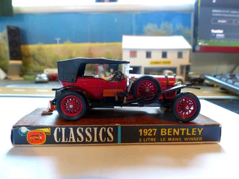 Remote - Controlled High - Speed Off - Road Buggy with All - Terrain Tires and Suspension900 Bentley 1927 3½ litre (first issue of red edition)