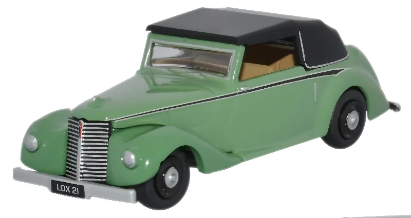 1:18 Scale Die - Cast Model of a 1969 Chevrolet Camaro SS with Opening Doors and HoodOxford Diecast Armstrong Siddeley Hurricane Closed Green - 1:76 Scale