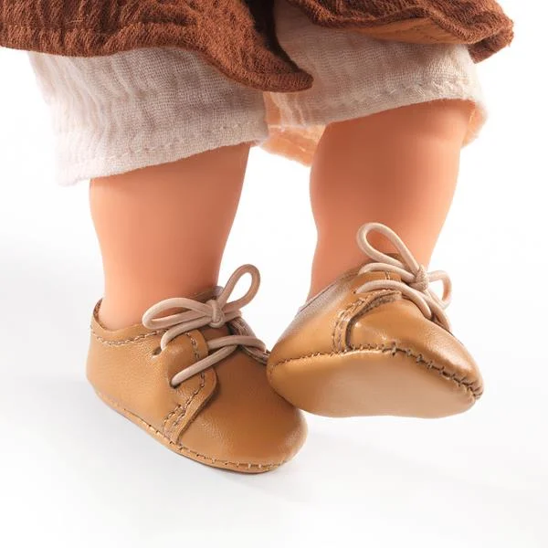 Interactive Talking Dolls with Educational Accessories like Storybooks and FlashcardsDjeco Pomea brown shoes