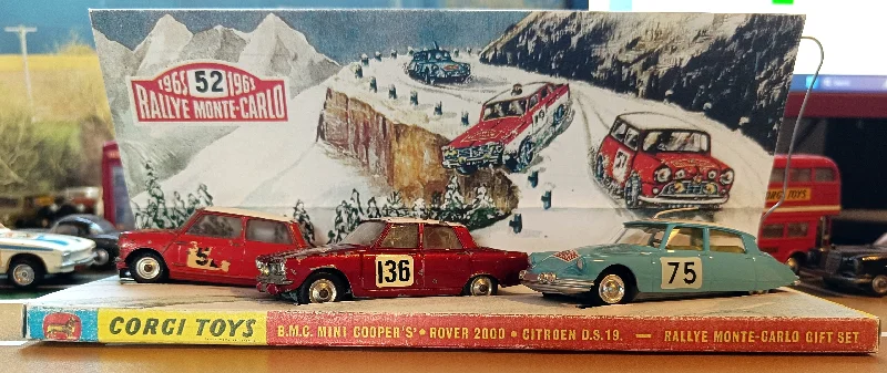 Battery - Powered Miniature Train for Indoor Home Layouts with Sound EffectsGift Set 38 Monte Carlo 1965 (2)