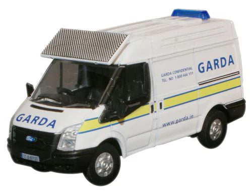 Die - Cast Model of a London Double - Decker Bus with Detailed Interior and ExteriorOxford Diecast Garda Ford Transit SWB Med. - 1:76 Scale